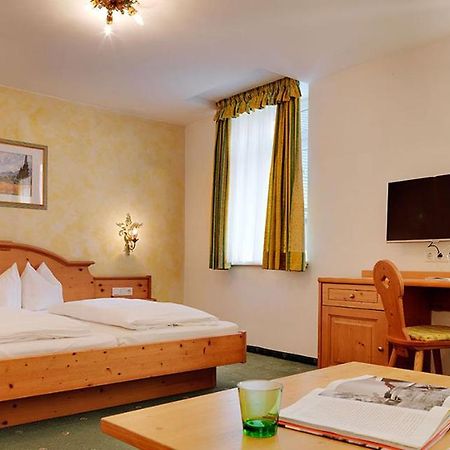 Posthotel Strengen Am Arlberg Exteriör bild