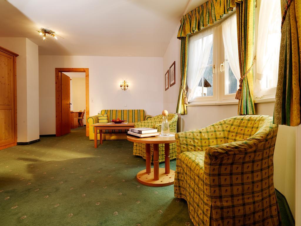 Posthotel Strengen Am Arlberg Exteriör bild