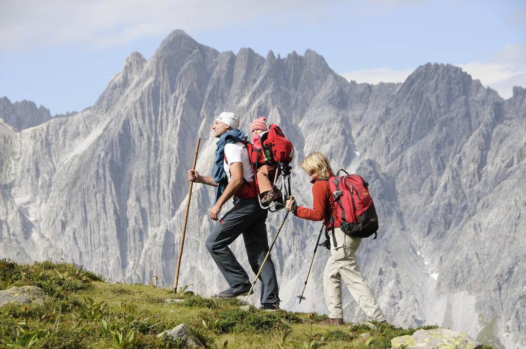 Posthotel Strengen Am Arlberg Exteriör bild