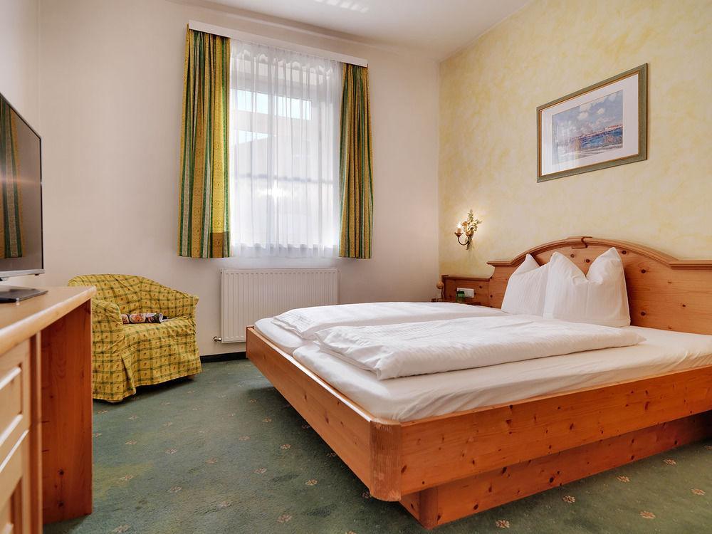 Posthotel Strengen Am Arlberg Exteriör bild