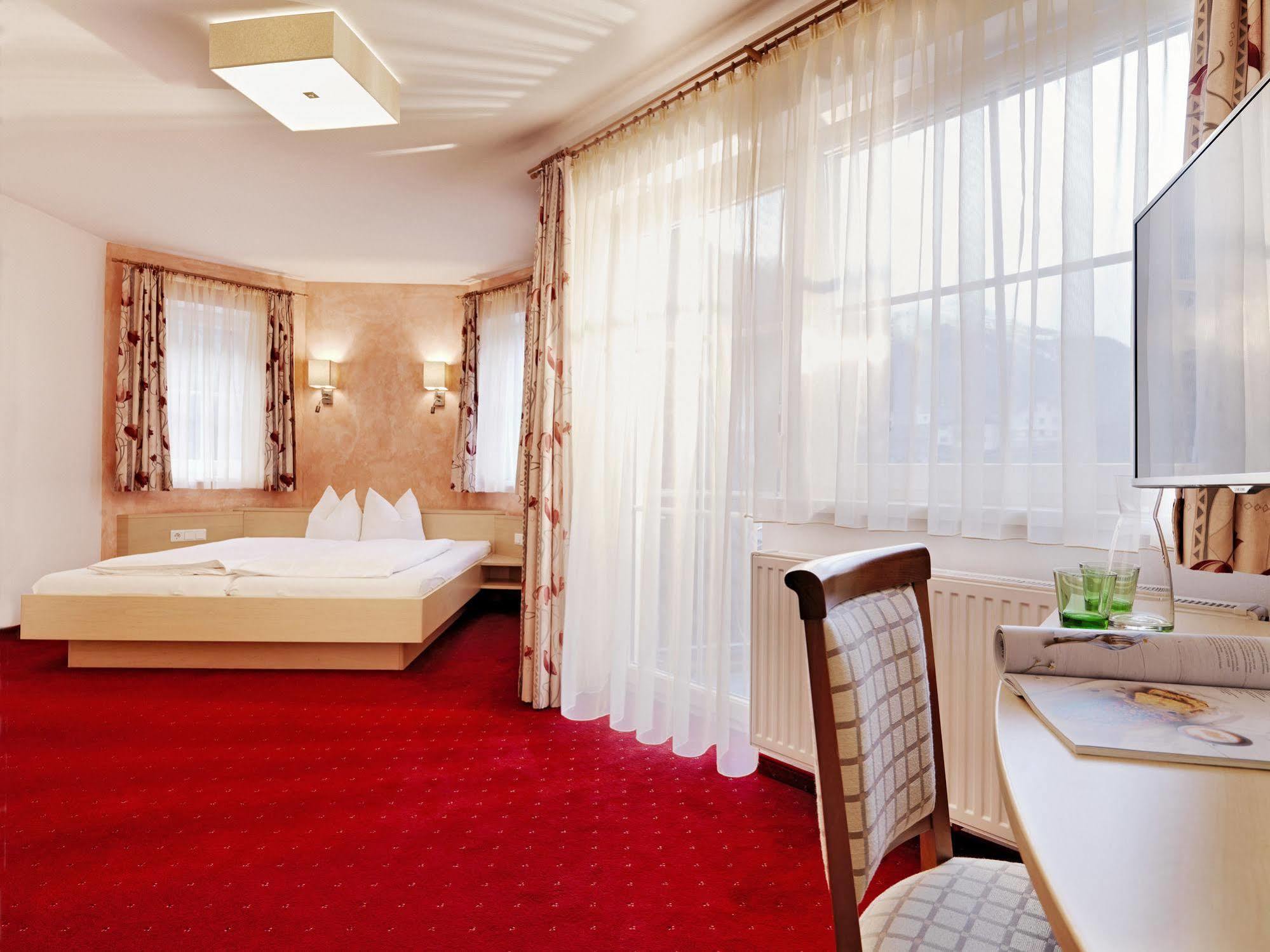 Posthotel Strengen Am Arlberg Exteriör bild
